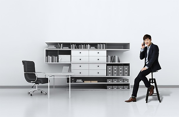 PSD 편집 편집이미지 남자 의자 비즈니스 책장 실내 한명 성인 책 사무실 한국인 비즈니스맨 책상 통화 이미지편집 1 가구 모션 사람 동양인 내부 직장인 파일형식