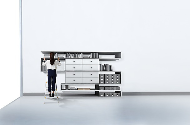 PSD 편집 편집이미지 여자 비즈니스 사다리 실내 한명 성인 책 한국인 비즈니스우먼 캐비닛 정리 이미지편집 1 사람 동양인 내부 도구 직장인 사물함 파일형식