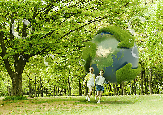 전신 PSD 나무 편집이미지 공원 여자 화살표 지구 어린이 미소 잔디 두명 친구 달리기 손잡기 재활용 한국인 비눗방울 자매 이미지편집 식물 공공시설 가족 관계 모션 표정 사람 동양인 친환경 파일형식