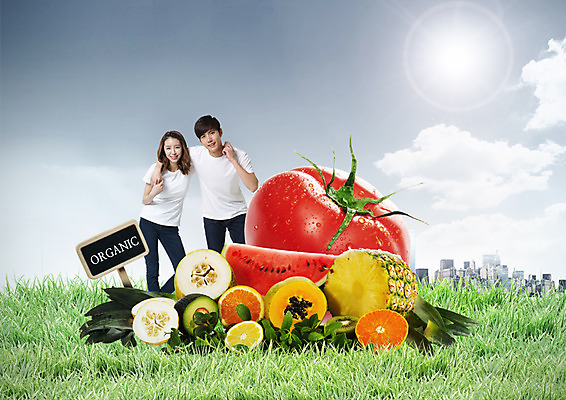 PSD 구름 편집이미지 커플 여자 남자 토마토 오렌지 하늘 어깨동무 수박 서기 미소 잔디 상반신 20대 성인 두명 앞모습 햇빛 팻말 한국인 레몬 파인애플 유기농 참외 아보카도 파파야 이미지편집 자연요소 식물 웰빙 뷰포인트 포즈 채소 과일 관계 모션 프레임 표정 사람 동양인 청년 태양 열대과일 파일형식