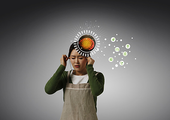 PSD 편집이미지 여자 40대 의학 한명 상반신 성인 앞모습 어둠 고통 한국인 찡그림 뇌 두통 이미지편집 1 감정 뷰포인트 중년 표정 사람 동양인 질병 파일형식