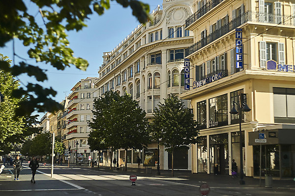 포토 JPG 해외이미지 나무 바다 여행 건축양식 자동차 산 거리 사람 사람없음 산책로 프랑스 도시 역사 만족 구시가지 바로크 프로방스 스타일 해외202004 해외포토 식물 건축 감정 유럽 길 육상교통 파일형식 이미지허브