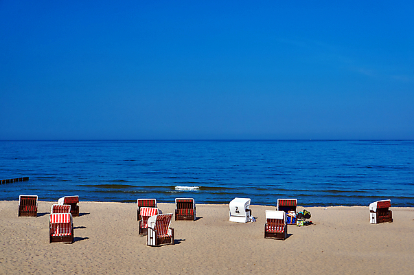 포토 JPG 해외이미지 유럽 파도 바다 섬 하늘 휴가 휴식 독일 사람없음 물 모래사장 폐기물 수평선 해외202004 해외포토 자연요소 나라 컨셉 쓰레기 파일형식 이미지허브