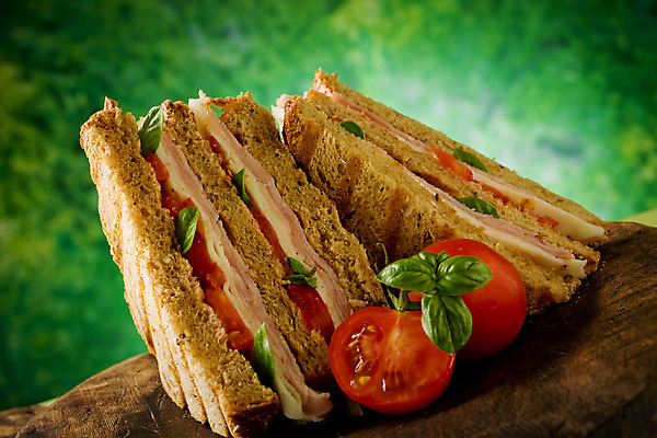 포토 JPG 해외이미지 음식 빵 토마토 탁자 치즈 패스트푸드 샌드위치 건강 사람없음 목재 맛 그릴 만취 허브 햄 토스트 바질 폭식 해외202004 해외포토 나무 식물 가구 컨셉 채소 재료 주방용품 유제품 육류 인스턴트 술취함 파일형식 이미지허브