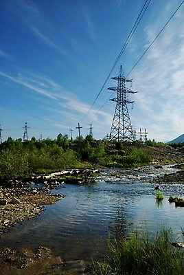 포토 JPG 해외이미지 도로 자연 프레임 풍경 사람없음 강 금속 힘 기둥 개울 해외202004 해외포토 건축 길 교통시설 재질 생태계 파일형식 이미지허브