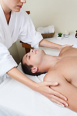 포토 JPG 해외이미지 백인 모델 손 남자 여유 얼굴 호텔 휴가 휴식 건강 한명 사람 20대 치료 세로 약 스파 환자 흰색 마사지 재산 서비스 휴양지 획득 테라피 돌봄 심각 옛날 치료사 해외202004 해외포토 서양인 직업 1 감정 컬러 컨셉 의학 모션 숙소 청년 신체부위 금융 뷰티 장소 파일형식 이미지허브