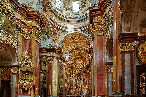 포토 JPG 해외이미지 기독교 종교 조각 건축양식 미술 사람없음 내부 장식 성당 교회 천주교 화려 그리기 역사 오스트리아 재산 황금 고급 우아함 심볼 천장 아치 장면 수도원 바로크 수녀원 제단 해외202004 해외포토 건축 유럽 컨셉 종교건축 모션 문화예술 금융 파일형식 이미지허브