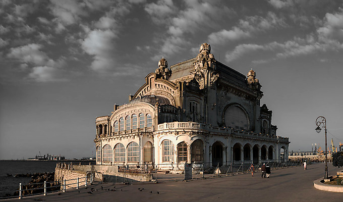 포토 JPG 해외이미지 유럽 도로 여행 건축양식 거리 등대 파노라마 해변 사람없음 야외 건물 여름 도시풍경 산책로 도시 버리기 카지노 휴양지 정사각형 포트 루마니아 네비게이션 천연기념물 구시가지 안뜰 해외202004 해외포토 도형 건축물 계절 건축 나라 길 바다 교통시설 모션 촬영기법 풍경 장소 도박 파일형식 이미지허브