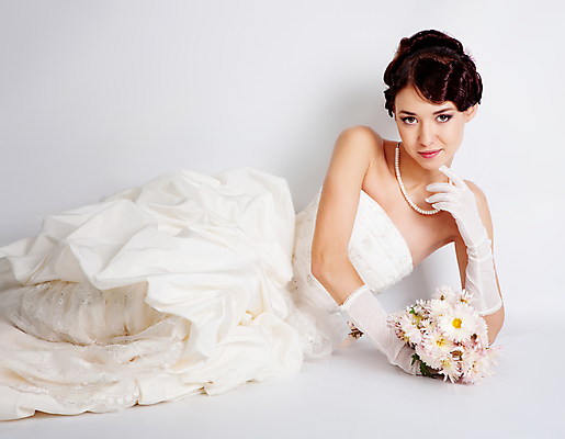 포토 JPG 해외이미지 백인 모델 1 라이프스타일 헤어스타일 응시 드레스 여자 꽃 행복 포즈 결혼 갈색머리 건강 한명 사람 성인 유행 흰색 축하 가운 우아함 순수 입술 명상 고립 천진난만 해외202004 해외포토 서양인 식물 시선 옷 감정 컬러 컨셉 이벤트 생활 신체부위 파일형식 이미지허브