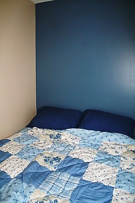 포토 JPG 해외이미지 벽 건조 사람없음 내부 장식 파란색 침실 방 침대 해외202004 해외포토 컬러 가구 파일형식 이미지허브