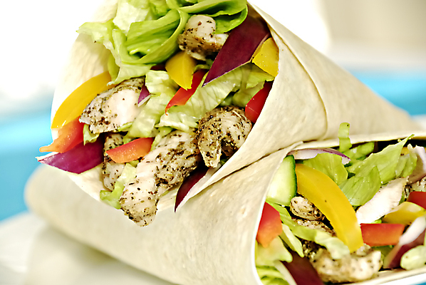 포토 JPG 해외이미지 음식 빵 토마토 채소 양파 피망 오이 육류 옥수수 사람없음 치킨 샐러드 신선 맛 날것 빙산 식용 적양파 해외202004 해외포토 컨셉 식재료 곡류 닭고기요리 파일형식 이미지허브