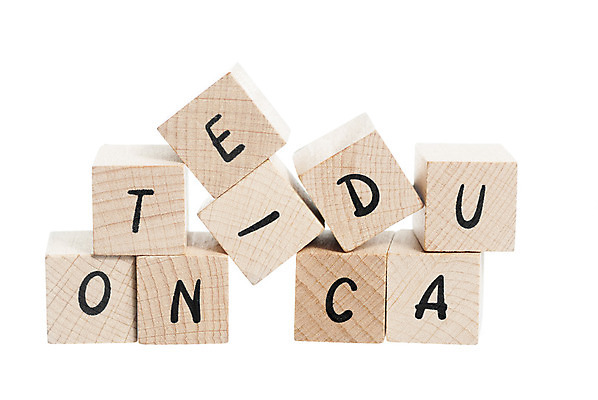 포토 JPG 해외이미지 교육 종이 컨셉 생각 텍스트 사람없음 그래픽 책 단어 스터디 장난감 검은색 블록 전시 기록 인쇄 편지 심볼 큐브 분석 묘사 페이지 정의 맞춤법 옛날 해외202004 해외포토 문자 컬러 한글 학습 파일형식 이미지허브