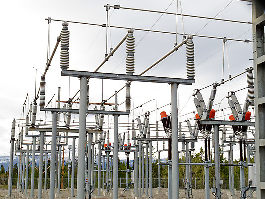 포토 JPG 해외이미지 식물 산업 선 사람없음 금속 힘 장비 에너지 전선 도자기 네트워크 역 위험 시설 순환 전염 철사 볼트 시스템 철탑 스위치 공학 세대 변압기 분배 전압 전환 철강 현재 효율 공급 해외202004 해외포토 교육 컨셉 교통시설 모션 재질 탑 공구 질병 감염 파일형식 이미지허브