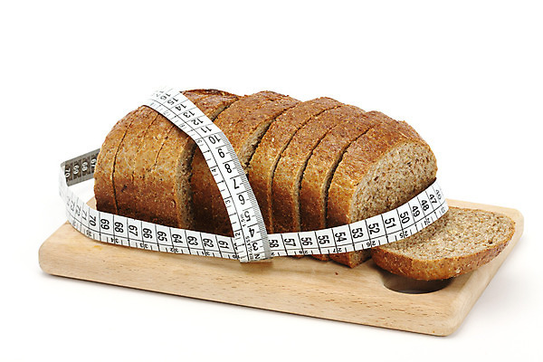 포토 JPG 해외이미지 라이프스타일 음식 빵 다이어트 건강 사람없음 식사 몸무게 낟알 밀 먹기 측정 칼로리 해외202004 해외포토 모션 곡류 생활 파일형식 이미지허브