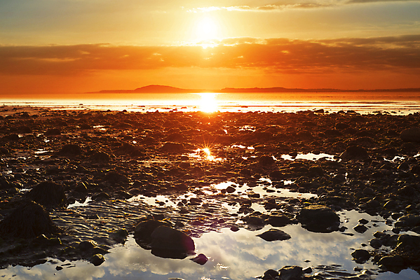 포토 JPG 해외이미지 구름 계절 모래 파도 바다 여행 오렌지 자연 하늘 휴가 풍경 사람없음 빨간색 물 여름 파란색 강 컬러풀 햇빛 태양 반사 노란색 평화 일출 일몰 새벽 바위 서핑 황금 소프트포커스 아일랜드 잔물결 파라다이스 수평선 해외202004 해외포토 자연요소 유럽 물결 컬러 컨셉 과일 촬영기법 노을 돌_바위 수상스포츠 생태계 파일형식 이미지허브