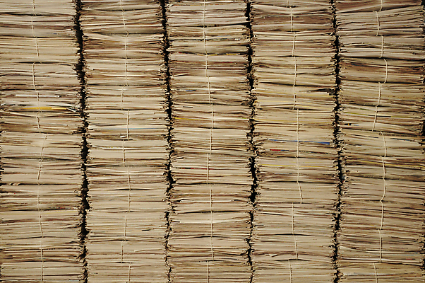 포토 JPG 해외이미지 종이 백그라운드 사람없음 초록색 쌓기 환경 재활용 신문 재활용품 생태학 해외202004 해외포토 교육 컬러 모션 간행물 뉴스 친환경 파일형식 이미지허브