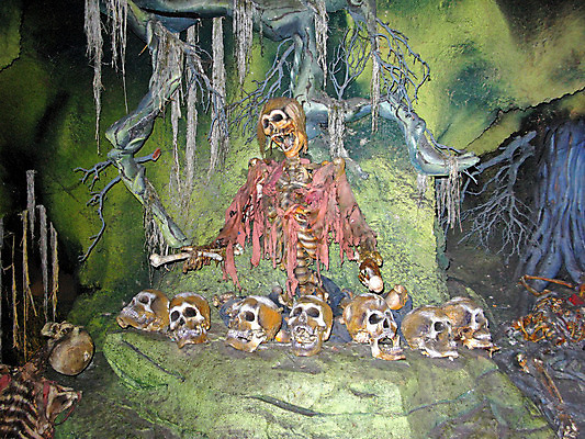 포토 JPG 해외이미지 얼굴 신체 해부 뼈 골격 사람 사람없음 검은색 할로윈 죽음 위험 무서움 바비큐립 해골모형 해외202004 해외포토 감정 컬러 컨셉 의학 신체부위 모형 바비큐 파일형식 이미지허브