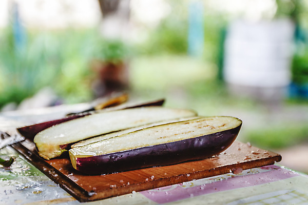 포토 JPG 해외이미지 식물 음식 조각 백그라운드 농업 다이어트 채소 재료 자연 탁자 가지 건강 요리 사람없음 목재 초록색 갈색 주방 보라색 검은색 흰색 시골 신선 그룹 칼 맛 자르기 먹기 준비 유기농 날것 슬라이스 스쿼시 내추럴 고립 숙성 채식주의자 해외202004 해외포토 나무 웰빙 산업 스포츠 컬러 가구 컨셉 모션 구기 생태계 채식 파일형식 이미지허브