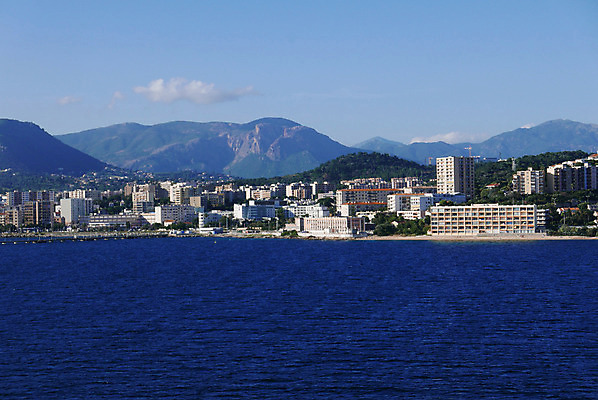 포토 JPG 해외이미지 영어 바다 섬 여행 자연 갈매기 등대 풍경 사람없음 여름 파란색 강 태양 마을 산책 폭포 산책로 하이킹 프랑스 보트 스페인 지중해 순환 페이지 포트 타운 통과 건너기 다도해 마르세유 코르시카 해외202004 해외포토 자연요소 문자 계절 유럽 길 컬러 배_교통 모션 조류 레저 휴식 도시 생태계 파일형식 이미지허브