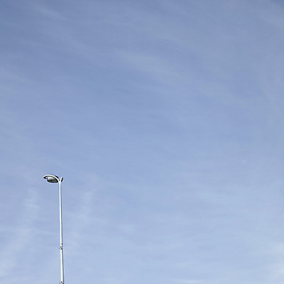 포토 JPG 해외이미지 구름 유니폼 가로등 하늘 날씨 조명 흑백 사람없음 야외 세로 파란색 빛 금속 힘 에너지 흰색 램프 은색 큼 철 심플 봉 고체 얇은 줄서기 직진 철강 시리즈 미니멀 해외202004 해외포토 자연요소 옷 공공시설 컬러 모션 재질 촬영기법 크기 파일형식 이미지허브