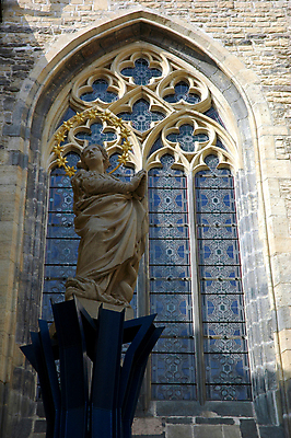 포토 JPG 해외이미지 기독교 종교 문화 조각 창문 유리 사람없음 장식 빛 조각상 성당 교회 평화 침묵 고요 천주교 프랑스 기도 기둥 얼룩 역사 성자 시원함 명상 통로 신성 프라하 후광 고딕 리옹 바로크 바실리카 수녀원 캡모자 스타일 해외202004 영광군 해외포토 모자_잡화 건축 유럽 컨셉 종교건축 재질 조형물 소리 전라남도 체코 파일형식 이미지허브