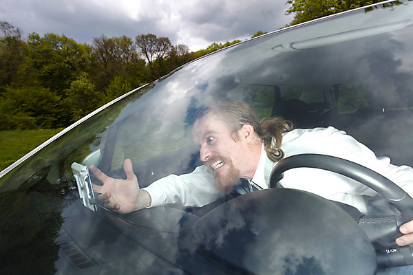 포토 JPG 해외이미지 감정 도로 얼굴 여행 지도 교통시설 자동차 모바일 거리 스트레스 항해 한명 사람 성인 내부 스마트폰 컴퓨터 스크린 외침 운전 인공위성 분노 가리킴 운전사 좌절 방향 검색 전자 네비게이션 발견 GPS 루트 오류 자동 잘못 항해사 해외202004 해외포토 직업 1 길 육상교통 교통 컨셉 배_교통 통신 모션 손짓 신체부위 전자제품 핸드폰 스마트기기 소리 시설 파일형식 이미지허브