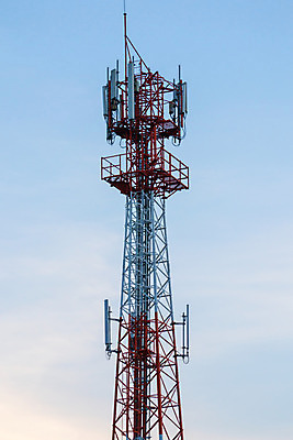 포토 JPG 해외이미지 접시 백그라운드 통신 하늘 모바일 세포 안테나 사람없음 야외 파란색 스마트폰 탑 금속 디지털 텔레비전 자료 장비 인공위성 정보 역 연결 전화기 라디오 신호 공학 돛대 소통 레이더 송신기 철강 셀룰러 해외202004 해외포토 식기 건축물 교육 컬러 컨셉 교통시설 재질 전자제품 핸드폰 스마트기기 파일형식 이미지허브