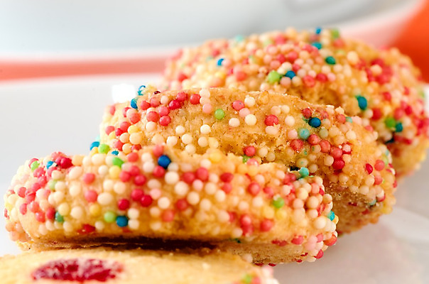 포토 JPG 해외이미지 전통 접시 문화 음료 음식 분홍색 백그라운드 오렌지 디저트 사탕 요리 사람없음 초록색 노란색 쌓기 쿠키 케이크 초콜릿 보라색 빵집 프랑스 흰색 하트 화려 그룹 변화 달콤 작음 자주색 굽기 오브젝트 질감 아몬드 흙더미 충동구매 프랑스어 멀티 어려움 페스츄리 핸드메이드 해외202004 해외포토 모양 문자 식기 유럽 빵 컬러 컨셉 과일 모션 쇼핑 상점 흙 견과류 맛 크기 구이 과소비 파일형식 더미 이미지허브