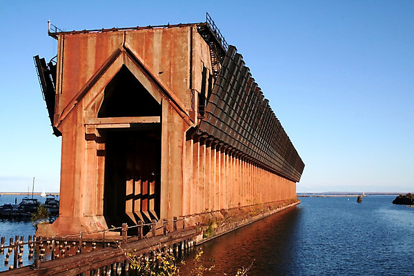 포토 JPG 해외이미지 남자 밧줄 파도 바다 여행 자연 하늘 휴가 항해 관리 어류 사람없음 물 파란색 항구 힘 회색 흰색 보트 구출 가장자리 닫기 중앙 위험 작음 큼 크루즈 언덕 문서 깊이 레이더 헬프 생존 해외202004 해외포토 자연요소 줄 컬러 컨셉 배_교통 교통시설 모션 사람 수중동물 도움 둘레 크기 생태계 파일형식 이미지허브