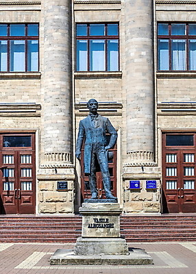 포토 JPG 해외이미지 공원 유럽 도로 시계 조각 여행 건축양식 거리 풍경 사람없음 야외 건물 여름 도시풍경 도시 센터 역사 작가 아치 대리석 타운 루마니아 천연기념물 공화국 시인 필승 해외202004 해외포토 직업 건축물 계절 공공시설 건축 나라 길 재료 교통시설 우승 파일형식 이미지허브