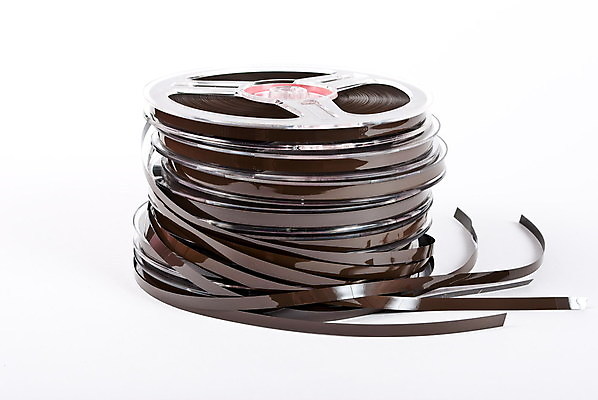 포토 JPG 해외이미지 직업 리본 음악 놀이 사람없음 소리 과학기술 수확 흰색 역사 플라스틱 라디오 복고 오디오 테이프 방송 실타래 얼레 구식 구역 녹음기 보관소 옛날 해외202004 해외포토 컬러 농업 재질 문화예술 문구용품 기술 전자제품 저장 파일형식 녹음_기록 이미지허브