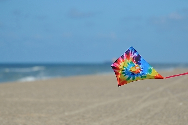 포토 JPG 해외이미지 모래 바다 놀이 바람 휴가 덴마크 사람없음 컬러풀 장난감 연 해외202004 해외포토 자연요소 컬러 날씨 북유럽 놀이용품 파일형식 이미지허브