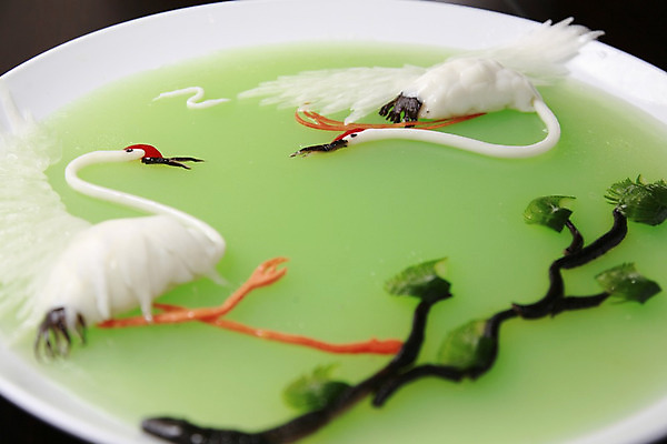 포토 JPG 해외이미지 접시 아시아 문화 음식 요리 동양인 사람없음 초록색 중국 먹기 기중기 젤리 해외202004 해외포토 식기 나라 컬러 모션 디저트 인종 중장비 파일형식 이미지허브