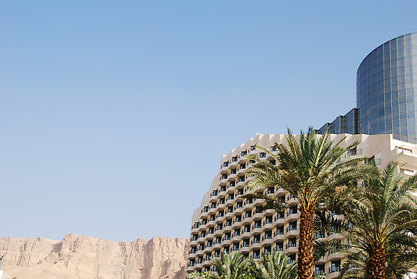 포토 JPG 해외이미지 나무 외관 여행 건축양식 창문 하늘 호텔 휴가 휴식 새로움 아파트 주택 건강 손바닥 사람없음 건물 파란색 햇빛 여행객 탑 발코니 도시 고급 큼 휴양지 해외202004 해외포토 식물 건축물 손 건축 컬러 컨셉 숙소 사람 태양 장소 크기 파일형식 이미지허브