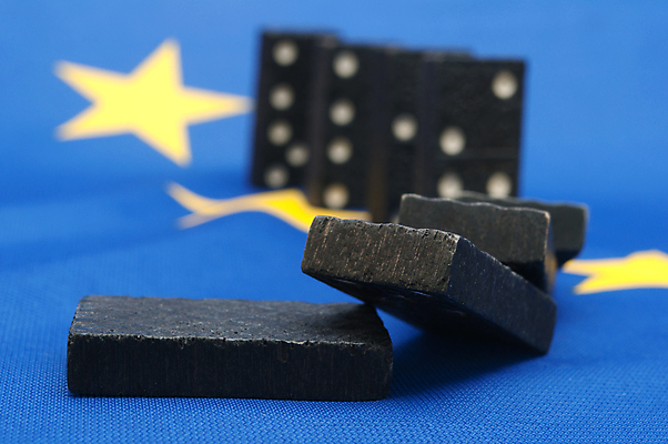 포토 JPG 해외이미지 사람없음 아웃포커스 넘어짐 도미노 쓰러짐 해외202004 무너짐 해외포토 모션 촬영기법 파일형식 이미지허브