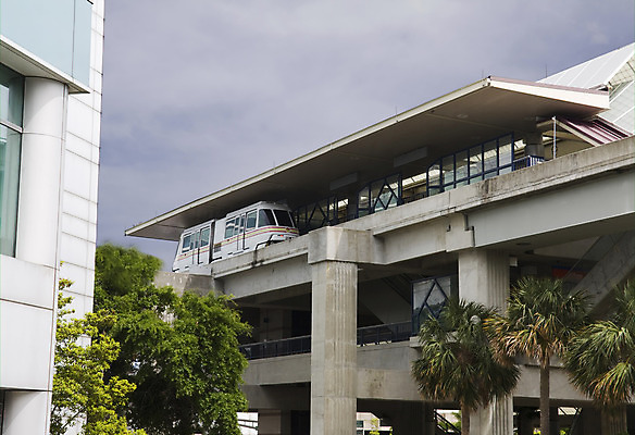 포토 JPG 해외이미지 교통시설 하늘 사람없음 건물 도시 도심 역 출퇴근 일반 플로리다 해외202004 해외포토 건축물 교통 비즈니스 미국 시설 파일형식 이미지허브