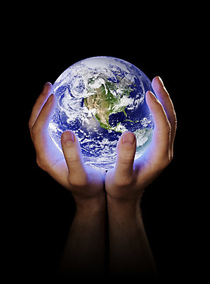 포토 JPG 해외이미지 손 지구 컨셉 공 미래 관리 사람없음 파란색 빛 세계 글로벌 지구본 환경 미국 행성 잡기 원형 오브젝트 문학 빛망울 광 여의주 해외202004 해외포토 도형 컬러 북아메리카 모션 신체부위 우주 파일형식 이미지허브