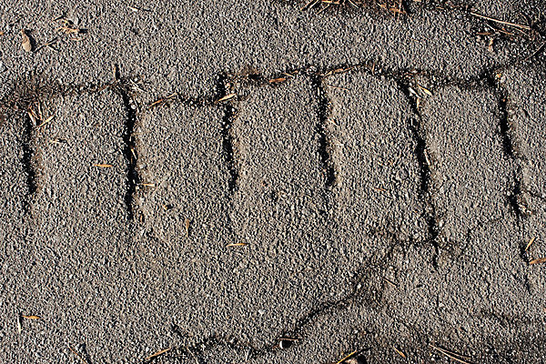 포토 JPG 해외이미지 도로 백그라운드 잎 패턴 포장 교통시설 표면 날씨 추상 거리 바닥 건조 사람없음 야외 검은색 손상 회색 도시 얼룩 구멍 거친 보행로 떨어짐 파편 묘사 부식 질감 먼지 구식 그런지 깨짐 땅바닥 옛날 노화 해외202004 해외포토 식물 길 컬러 교통 컨셉 무늬 시설 파일형식 이미지허브