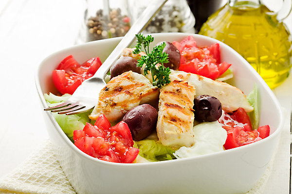 포토 JPG 해외이미지 포크 다이어트 파슬리 건강 사람없음 빛 치킨 샐러드 조미료 맛 상추 먹기 허브 올리브 날것 소금 후추 칠면조 작살 해외202004 해외포토 식물 식기 열매 음식 컨셉 채소 모션 조류 향신료 닭고기요리 향미료 파일형식 이미지허브