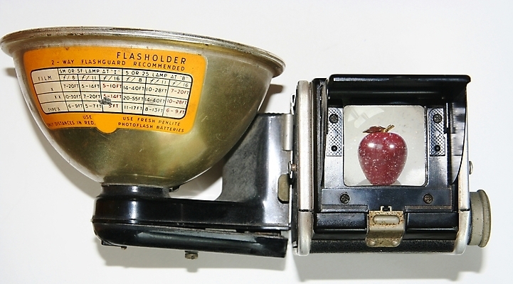 포토 JPG 해외이미지 신체 전구 사람없음 빨간색 상자 카메라 검은색 사진촬영 수확 골동품 구멍 사과 필름 묘사 고물 옛날 해외202004 해외포토 컬러 농업 과일 전자제품 촬영 파일형식 이미지허브