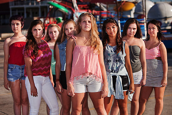 포토 JPG 해외이미지 백인 여자 유럽 여유 포즈 관계 서기 사람 동양인 여러명 야외 10대 유행 우정 흰색 표현 그룹 찡그림 인디언 8 시원함 히스패닉 의심 독립 섞기 심각 어려움 스타일 해외202004 해외포토 서양인 감정 나라 컬러 다수 컨셉 모션 청소년 표정 아메리카 인종 친구 숫자 파일형식 이미지허브