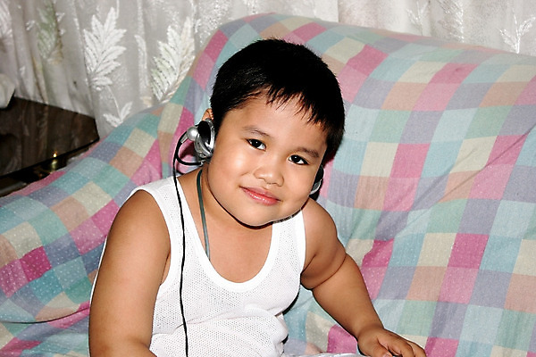 포토 JPG 해외이미지 교육 남자 아시아 어린이 건강 한명 미소 동양인 소년 일본 헤드폰 중국 유치원 거품 연도 호기심 옛날 해외202004 해외포토 1 감정 나라 음향기기 컨셉 표정 사람 인종 파일형식 이미지허브