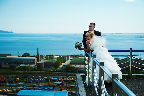 포토 JPG 해외이미지 백인 커플 응시 드레스 여자 남자 꽃 행복 얼굴 꽃다발 결혼 2 밭 관계 포옹 결혼식 남편 함께함 사랑 사람 정장 성인 야외 두명 유행 우주 흰색 축하 잡기 아내 우아함 해외202004 해외포토 서양인 식물 시선 옷 감정 컬러 컨셉 농업 안기 모션 이벤트 신체부위 파일형식 이미지허브