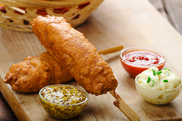 포토 JPG 해외이미지 그릇 실내 사람없음 아웃포커스 바구니 케첩 머스터드 종지 핫도그 마요네즈 맛있는 나무배경 해외202004 해외포토 식기 음식 백그라운드 패스트푸드 촬영기법 내부 소스_음식 파일형식 이미지허브