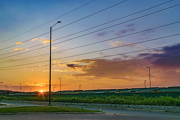 포토 JPG 해외이미지 외관 선 건축양식 교실 자연 아침 아파트 주택 풍경 사람없음 건물 햇빛 태양 일출 미국 일몰 새벽 중앙 커뮤니티 에콰도르 연립주택 이웃 남쪽 교외 줄서기 해외202004 해외포토 주간 자연요소 건축물 교육 건축 북아메리카 학교 모션 노을 남아메리카 방향 생태계 파일형식 이미지허브