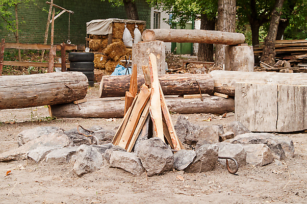 포토 JPG 해외이미지 라이프스타일 커플 공원 남자 스포츠 여행 지도 건축양식 배낭 자연 하늘 불꽃 휴식 텐트 사랑 경비 사람없음 야외 목재 초록색 여름 햇빛 힘 일몰 캠핑 하이킹 수확 바위 뜨거움 역사 나침반 장작 모닥불 전쟁 통나무 용광로 우크라이나 원정 재 절정 화상 해외202004 해외포토 나무 계절 공공시설 건축 감정 유럽 컬러 컨셉 농업 가방 재료 관계 불 레저 캠핑도구 안전 사람 생활 태양 노을 돌_바위 보호 상처 생태계 파일형식 이미지허브