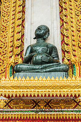 포토 JPG 해외이미지 전통 손 아시아 종교 문화 얼굴 조각 백그라운드 불교 태국 미술 앉기 동양인 사람없음 장식 빨간색 초록색 조각상 노란색 골동품 사찰 황금 해외202004 해외포토 나라 컬러 종교건축 모션 문화예술 인종 신체부위 조형물 파일형식 이미지허브