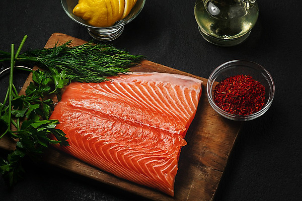 포토 JPG 해외이미지 음식 조각 다이어트 재료 탁자 파슬리 건강 어류 스테이크 요리 사람없음 목재 빨간색 주방 어둠 시골 신선 맛 정상 자르기 레몬 해산물 향신료 준비 올리브 날것 연어 레시피 후추 내추럴 딜 생식 송어 오메가 해외202004 해외포토 나무 열매 컬러 가구 컨셉 채소 과일 모션 서양음식 수중동물 향미료 파일형식 이미지허브