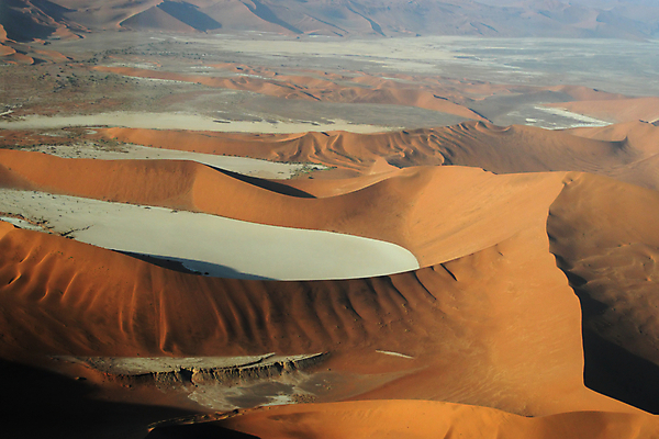 포토 JPG 해외이미지 모래 패턴 아프리카 자연 건조 그림자 풍경 사람없음 빨간색 모래사장 갈색 노란색 사막 모래언덕 질감 나미비아 조감도 해외202004 해외포토 나라 바다 컬러 무늬 언덕 생태계 남아프리카 파일형식 이미지허브