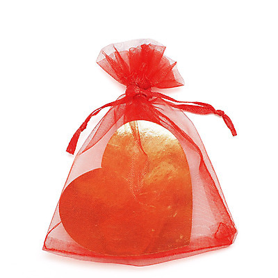 포토 JPG 해외이미지 커플 행복 결혼 발렌타인데이 건강 선물 사랑 사람 사람없음 하트 보호 돌봄 파우치 헬프 해외202004 해외포토 모양 감정 컨셉 가방 관계 모션 데이이벤트 이벤트 도움 파일형식 이미지허브